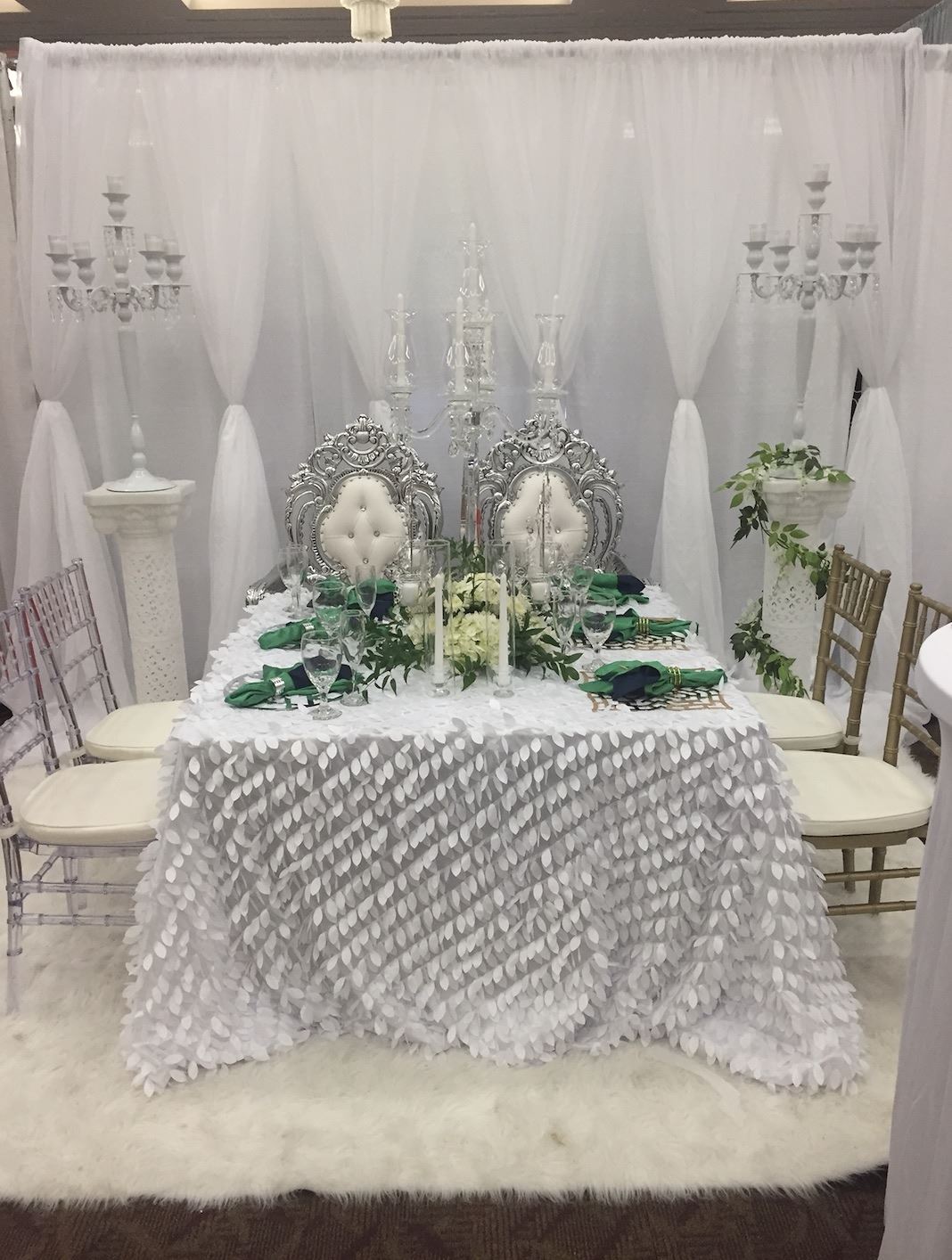 Photo of the bridal table